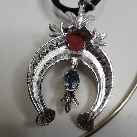 Vintage Native American Silver Tone Gem Pendant Necklace Y2K - Picture 3 of 8